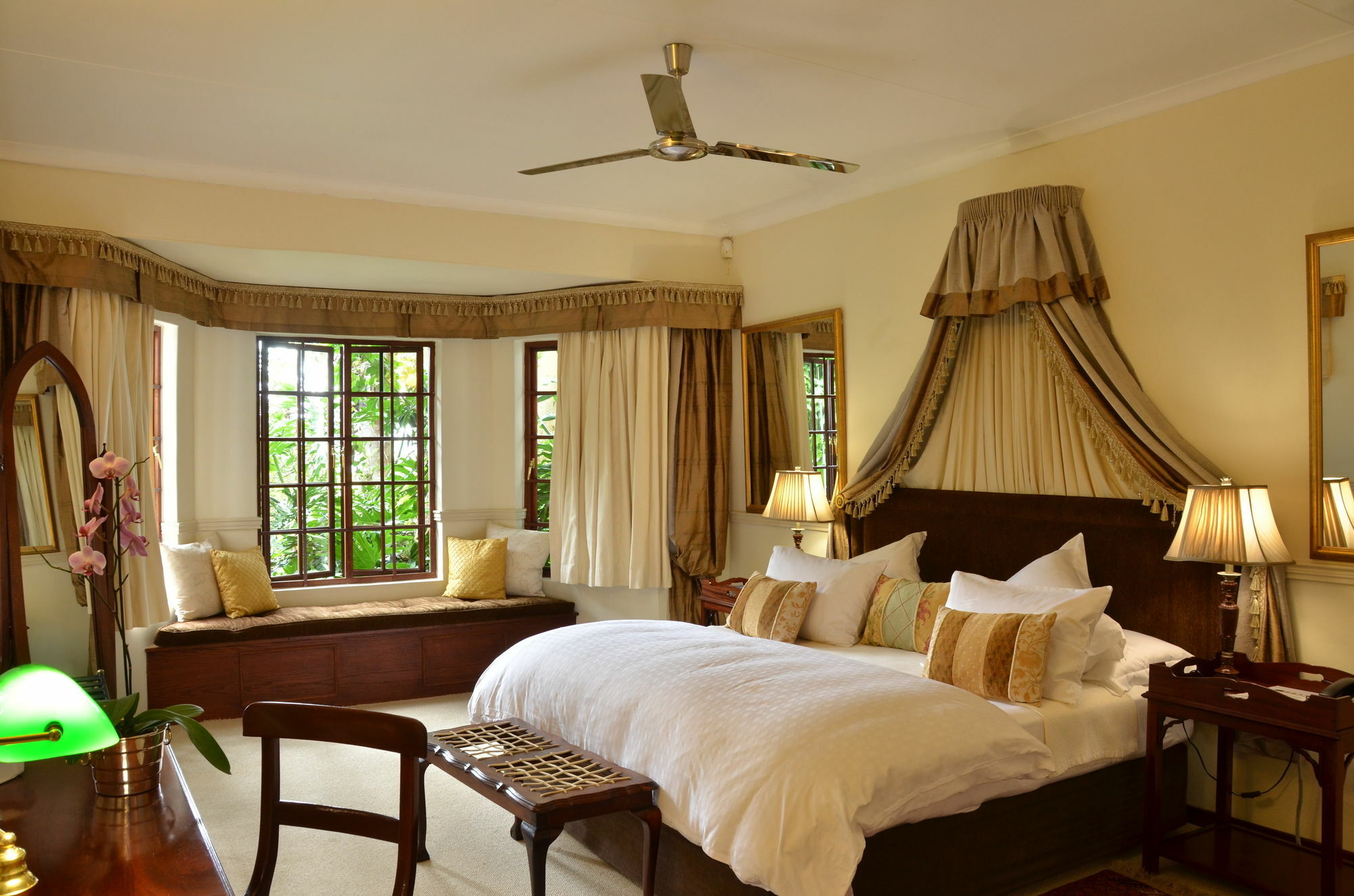 Highgrove House Country Hotel, Restaurant, Farm & Gasthuis Kiepersol